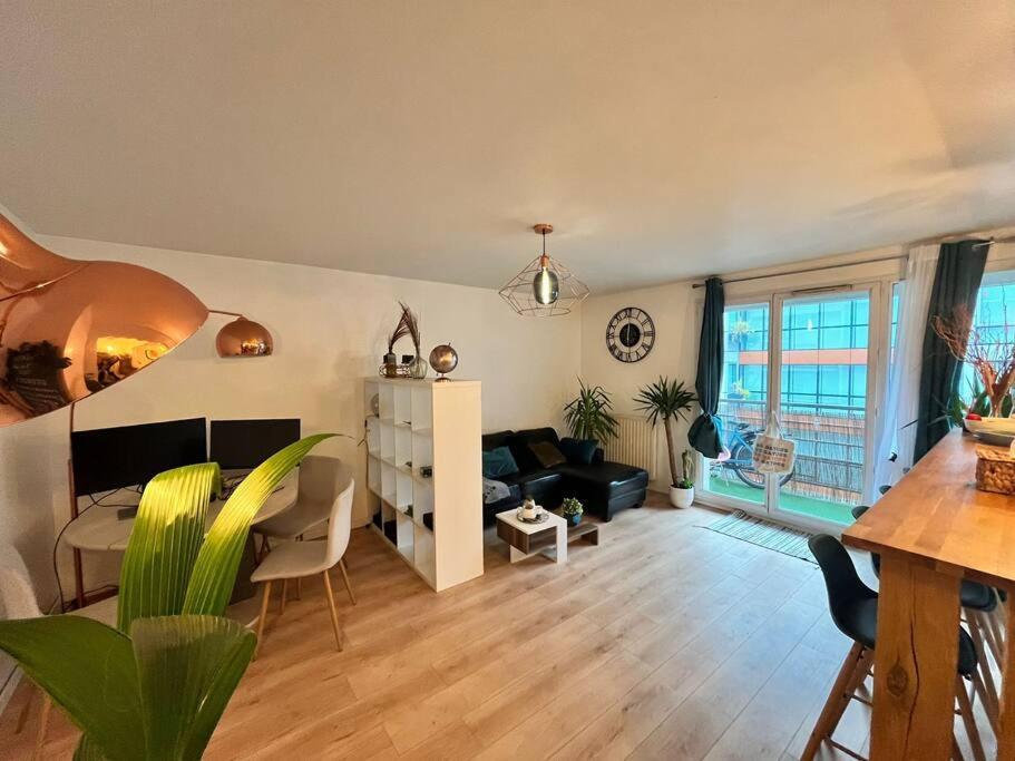 Spacious Chic Parisian House - Paris A Porte - Metro 14 - 1 Minute Walking To Subway * Clichy